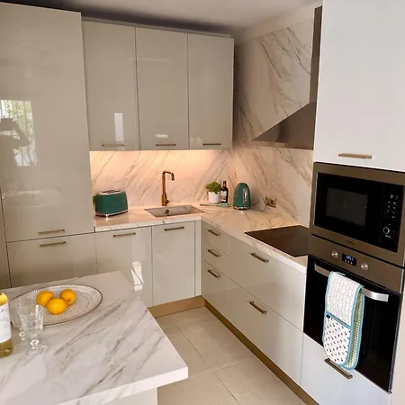 Charming In Burriana With Private Pool! Lejlighed Nerja