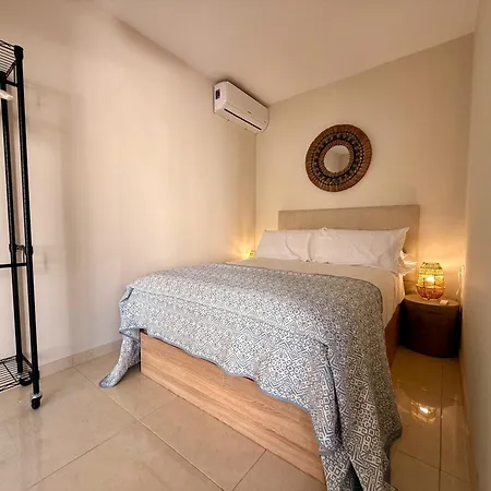 Charming In Burriana With Private Pool! Lejlighed Nerja