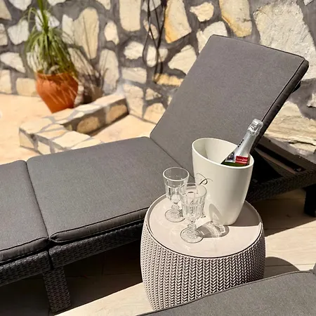 Charming In Burriana With Private Pool! Apartment